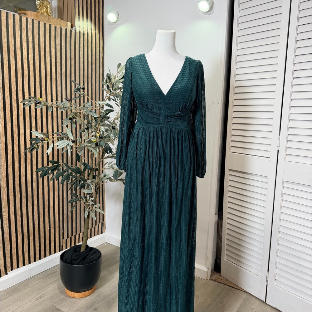 Elegant Green Evening Gown